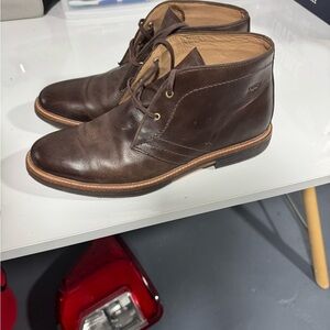 UGG Men's Dark Brown Chukka Boots